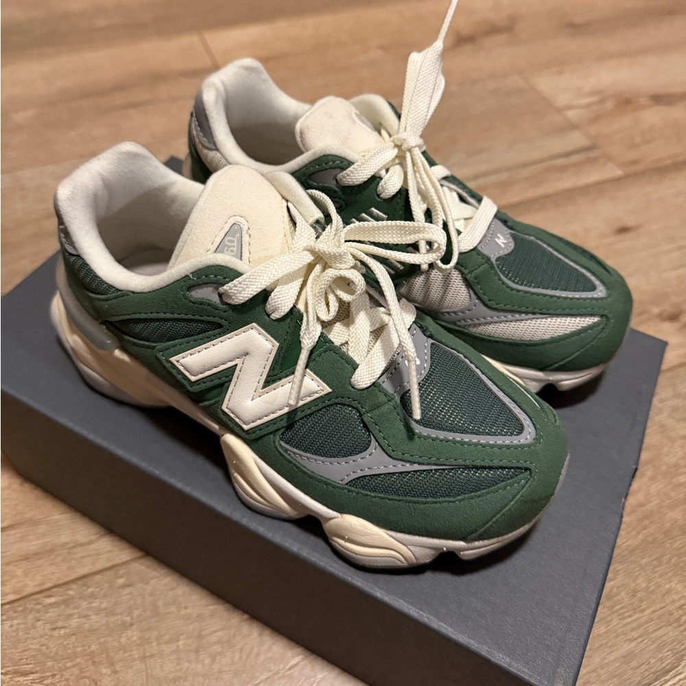 NEW BALANCE 9060